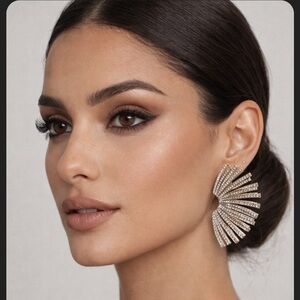 Elegant Gold Fan-Shaped Earrings